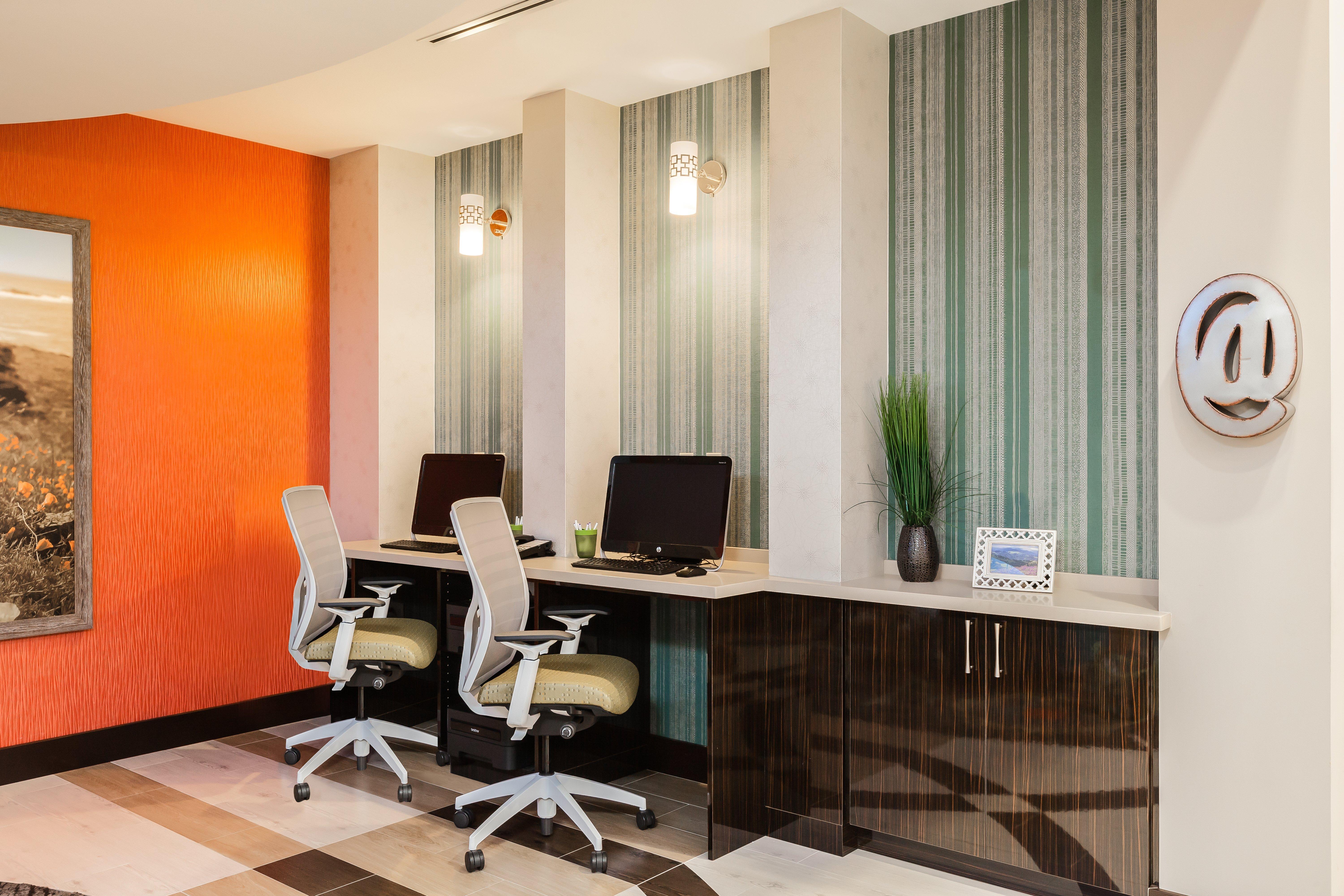Holiday Inn Express & Suites Eureka By Ihg Esterno foto