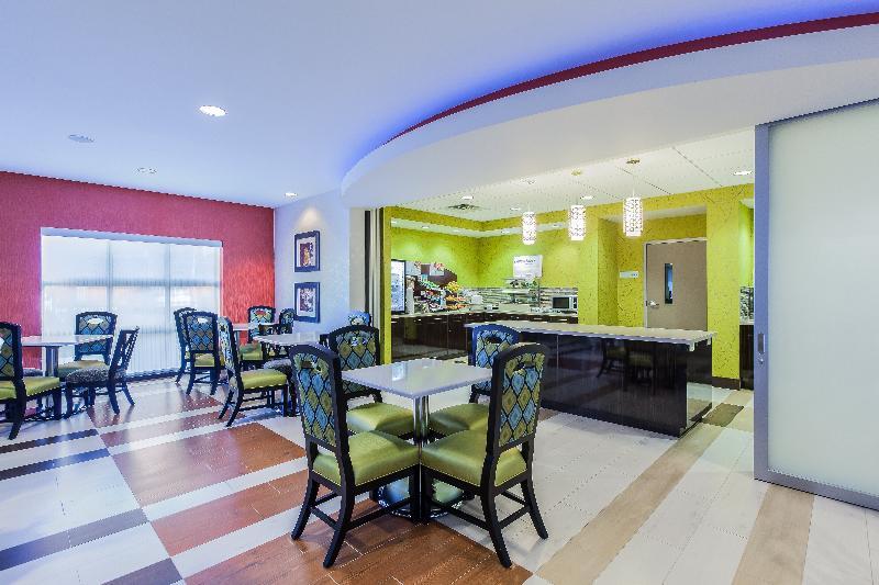 Holiday Inn Express & Suites Eureka By Ihg Esterno foto